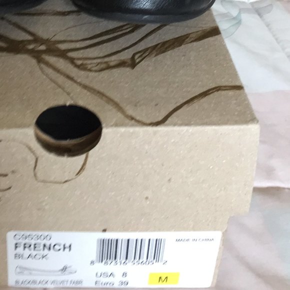 Adorable b o c ballet-style black flats with round bow toe - Picture 8 of 8